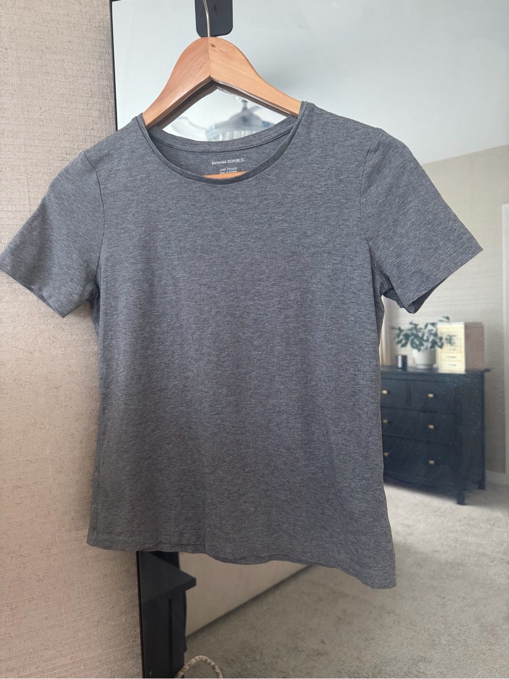 Banana Republic Luxe Touch Short-Sleeve Tee–XS–Heather Grey–Women–100% Cotton